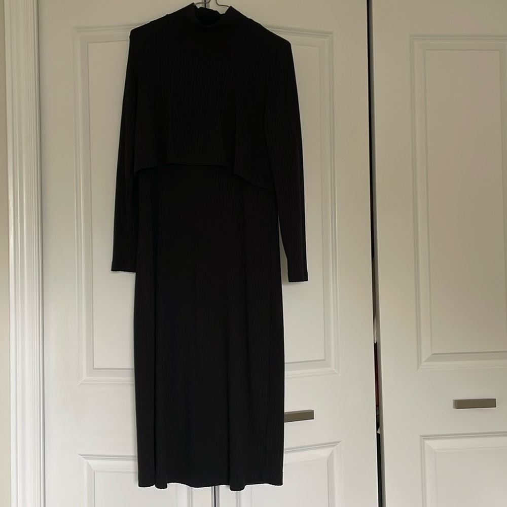 Black Old Navy Maternity/nursing Mockneck ribbed midi dress